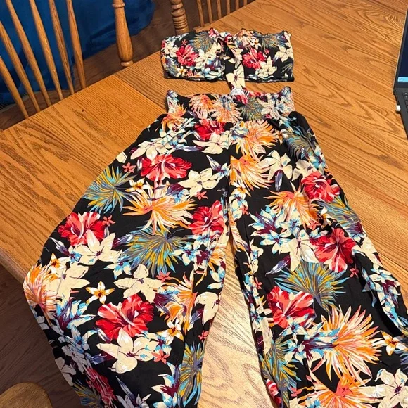 Venus Floral Two-Piece Set with Tropical Print - Picture 1 of 5
